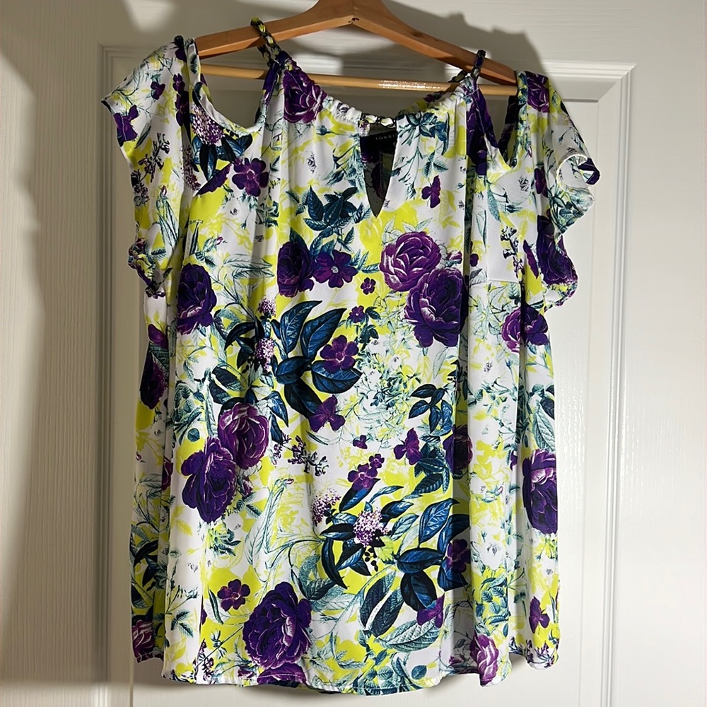 Torrid Off the shoulder Top